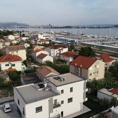 Apartmani Le-Lu Kastela Bagian luar foto