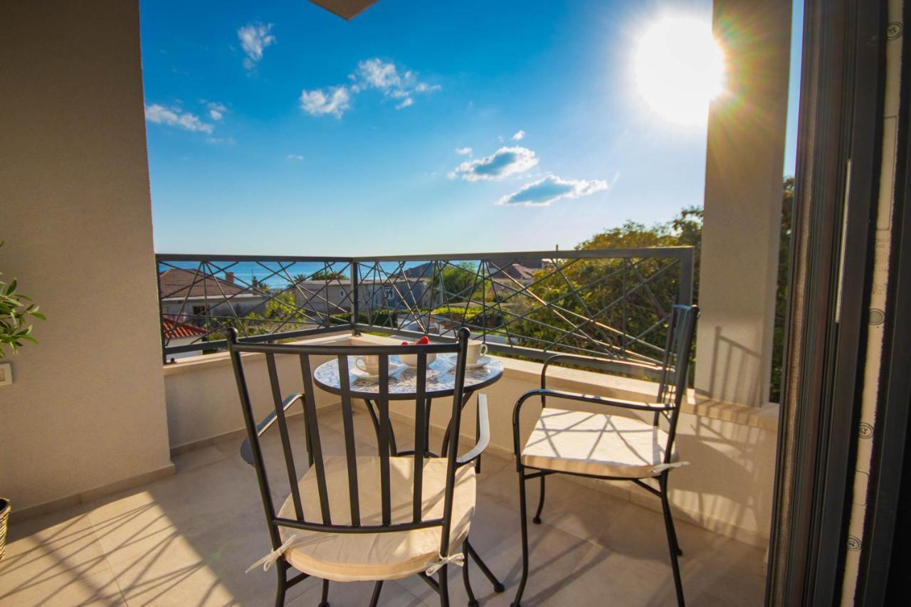 Apartmani Le-Lu Kastela Bagian luar foto
