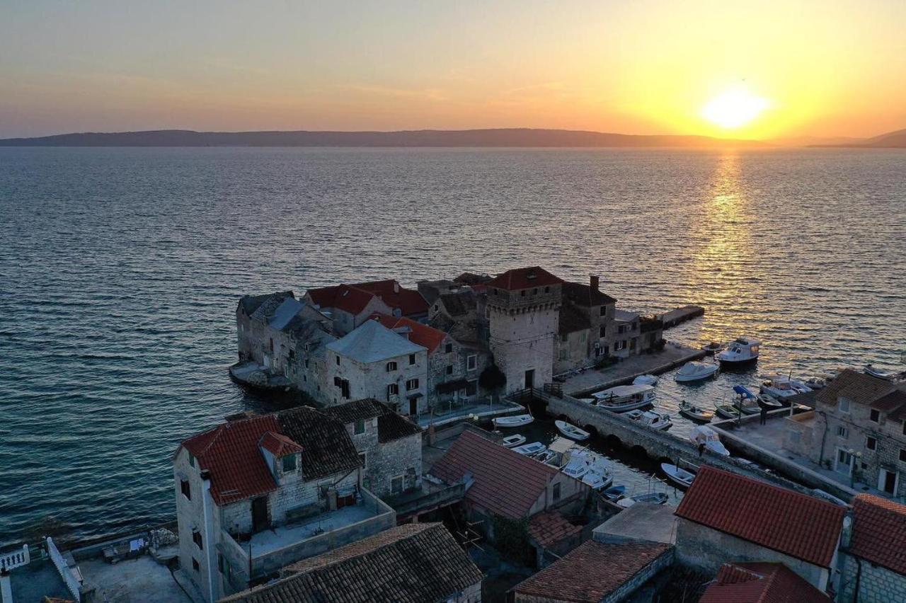 Apartmani Le-Lu Kastela Bagian luar foto