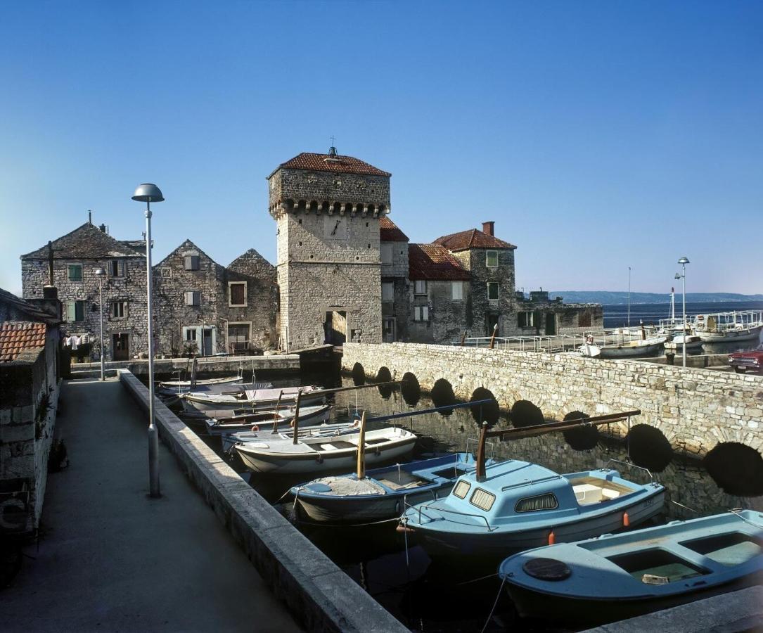 Apartmani Le-Lu Kastela Bagian luar foto