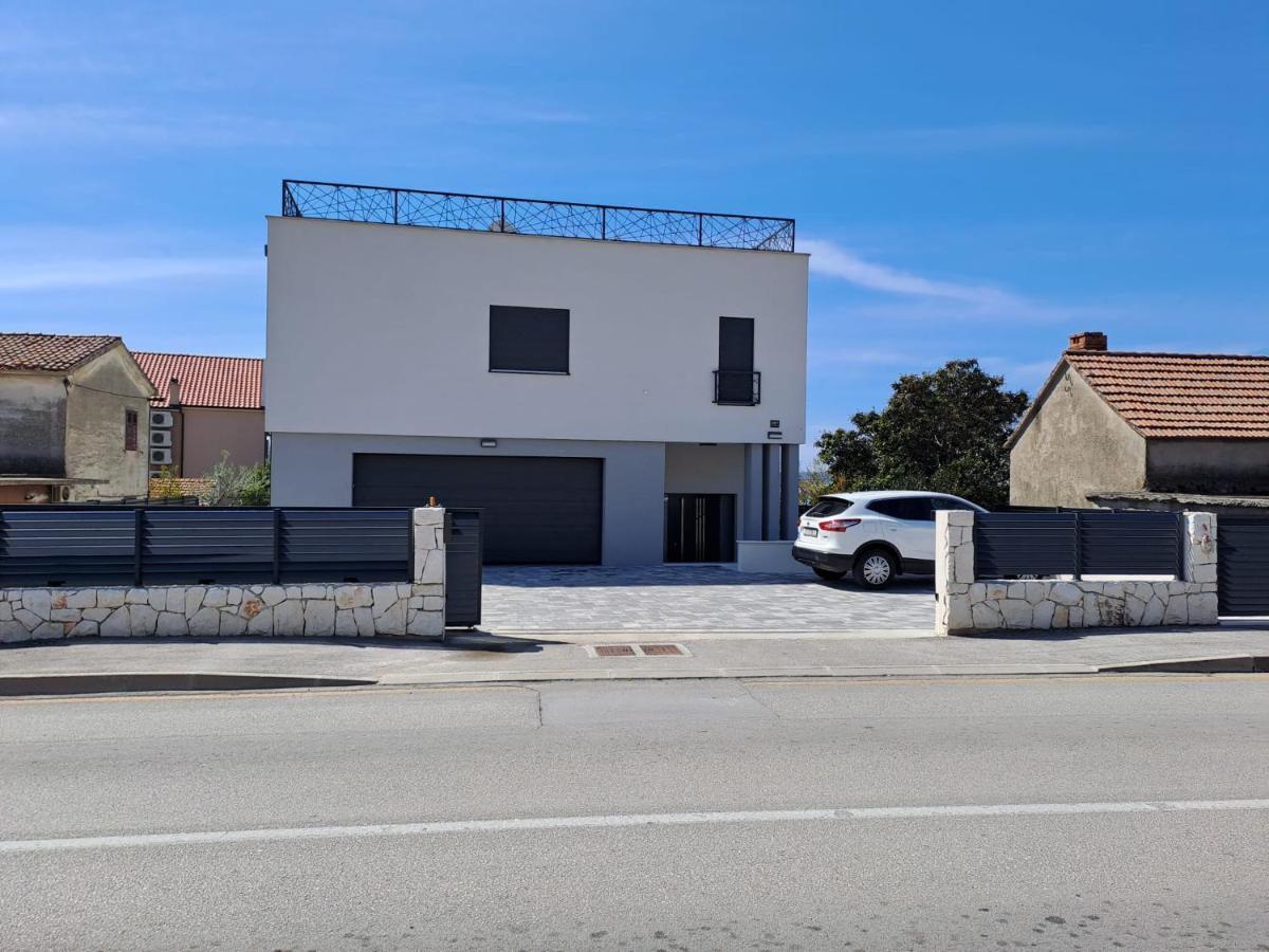 Apartmani Le-Lu Kastela Bagian luar foto