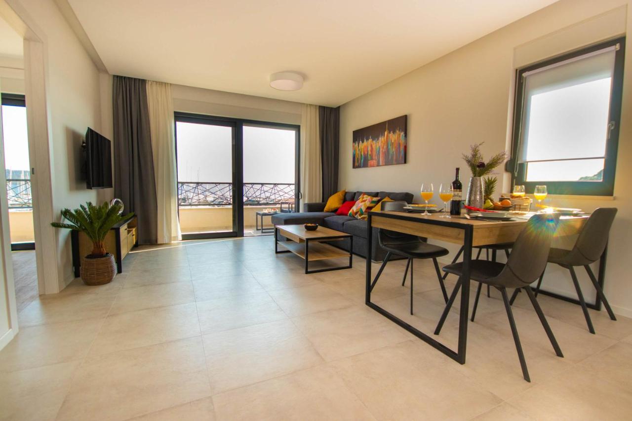 Apartmani Le-Lu Kastela Bagian luar foto