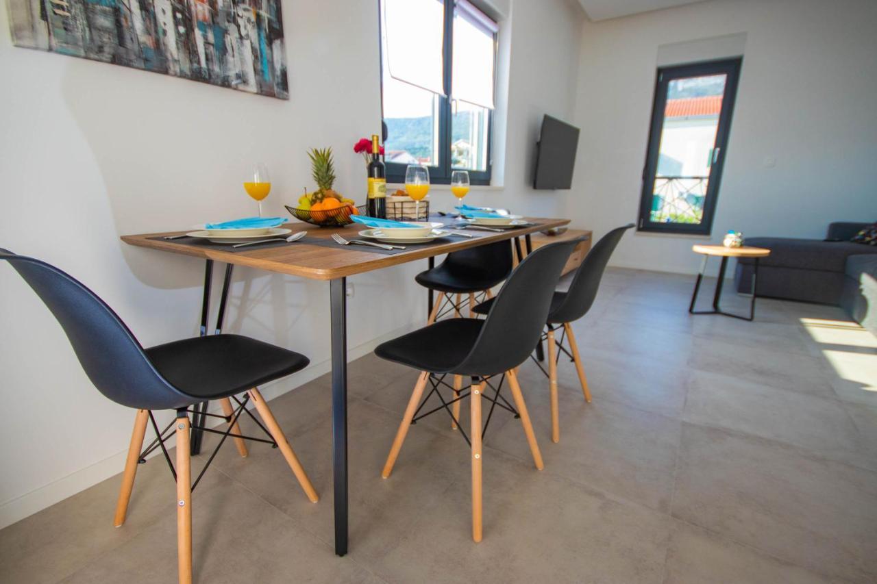 Apartmani Le-Lu Kastela Bagian luar foto