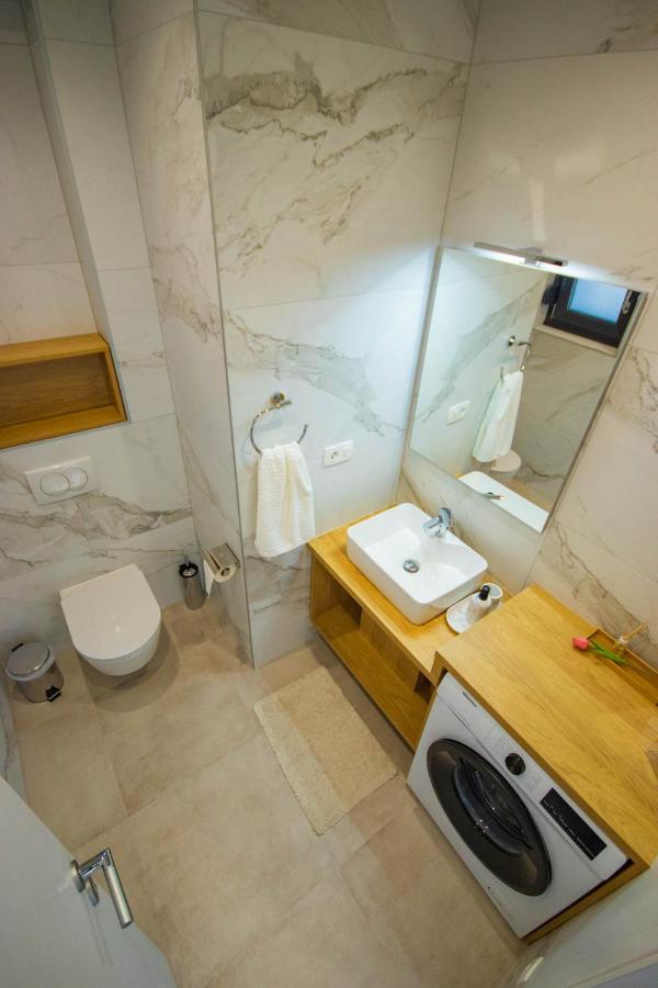 Apartmani Le-Lu Kastela Bagian luar foto