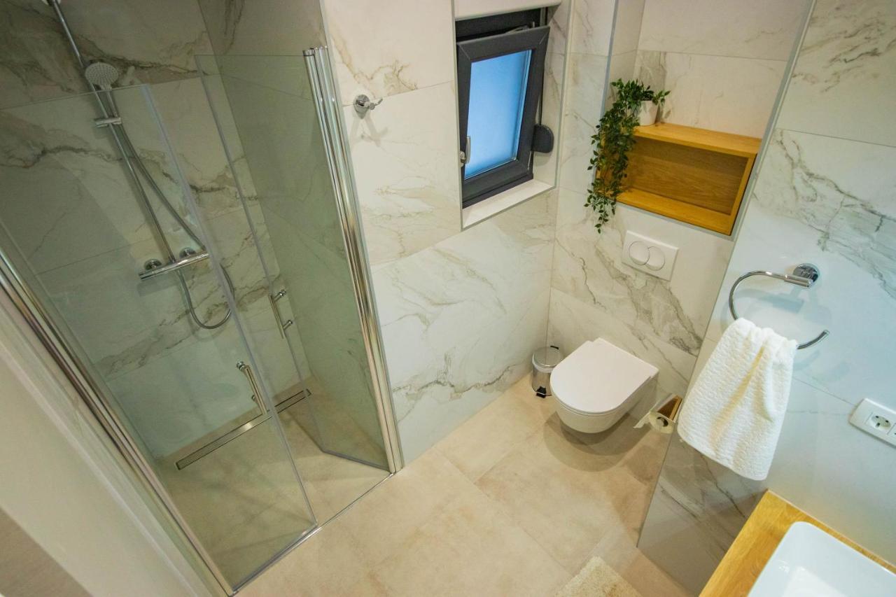 Apartmani Le-Lu Kastela Bagian luar foto