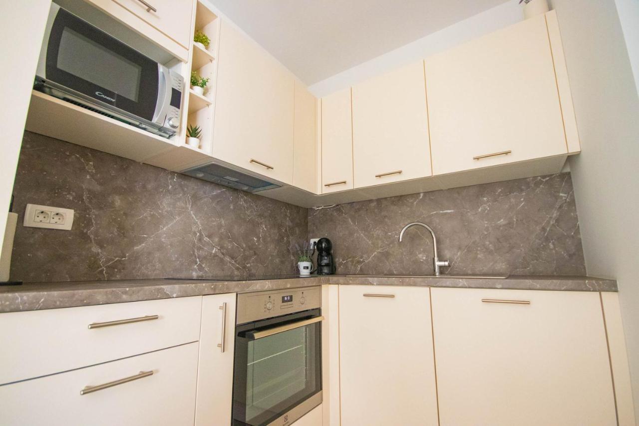 Apartmani Le-Lu Kastela Bagian luar foto