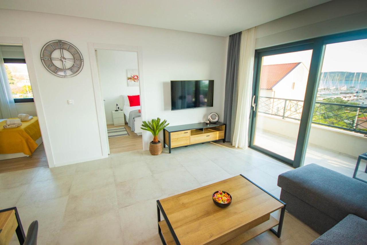 Apartmani Le-Lu Kastela Bagian luar foto