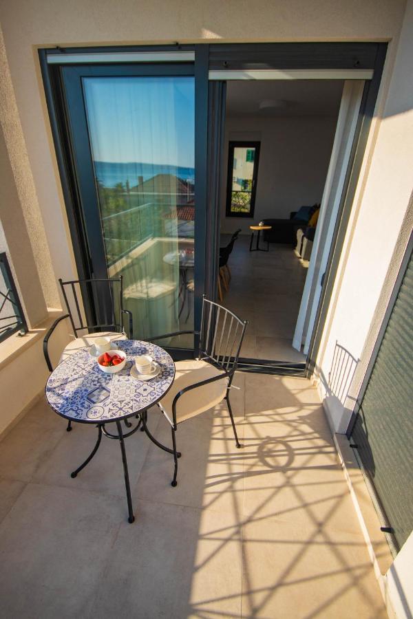 Apartmani Le-Lu Kastela Bagian luar foto