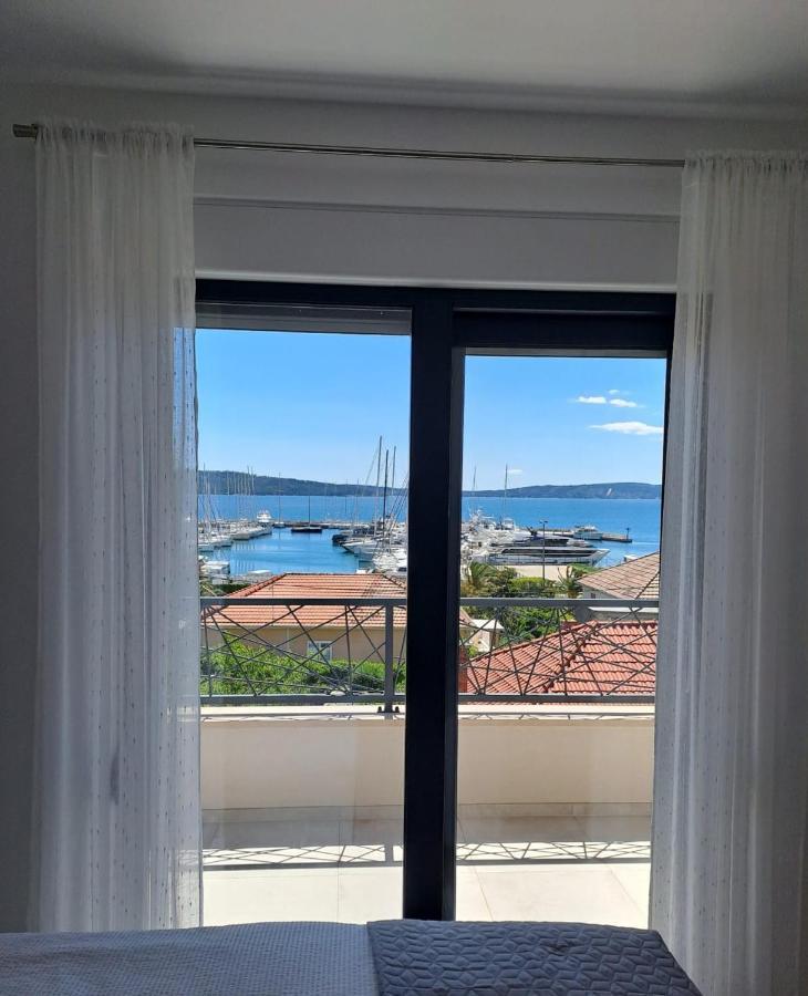 Apartmani Le-Lu Kastela Bagian luar foto